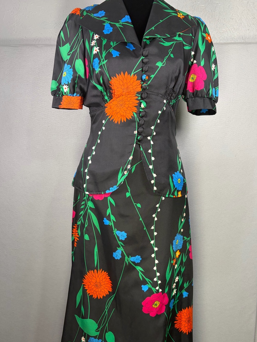 RARE TRUE VINTAGE 1970s VERA MONT PARIS TWO-PIECE FLORAL SET